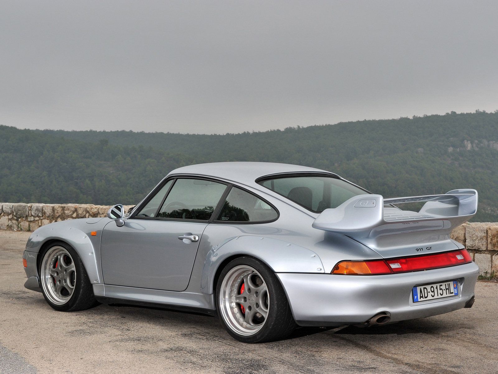porsche-carerra-gt2--16_1600x0w.jpg