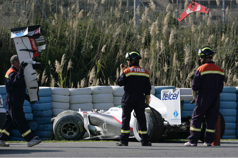 F1-Test-Jerez-2011-f830x554-F4F4F2-C-db462d52-453377.jpg