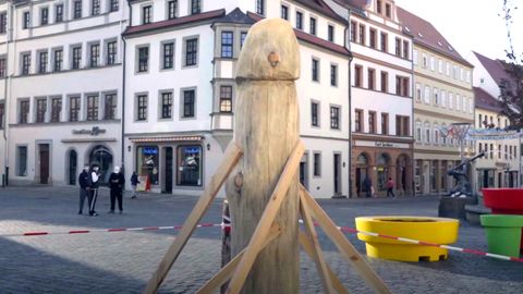 penis-holzskulptur-in-torgau.jpg