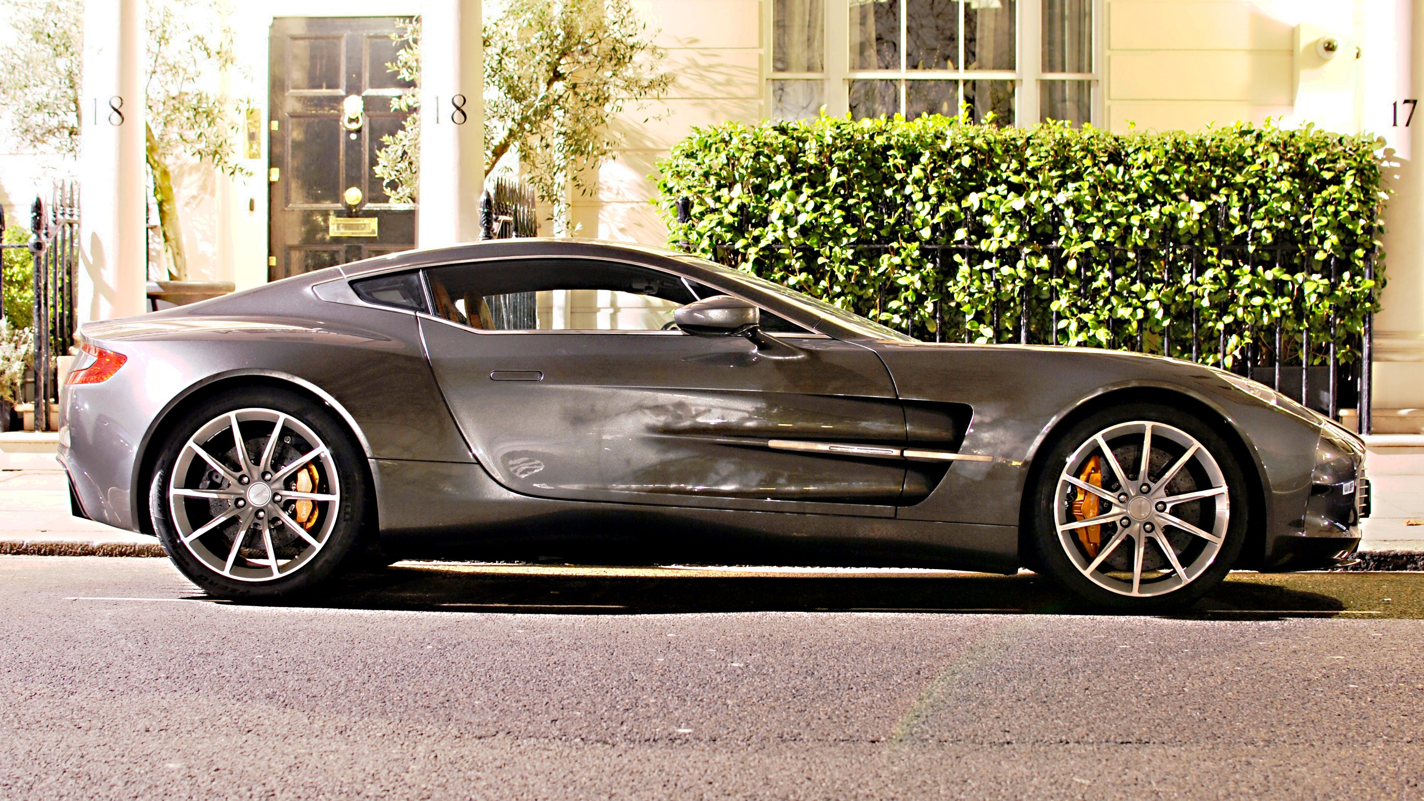 Aston_One-77.jpg