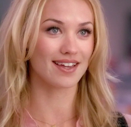 yvonne-strahovski.jpg