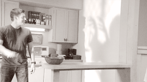 tumblr_nv3sd6Elch1uxxuj7o1_500.gif