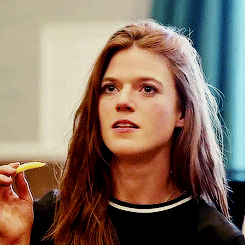tumblr_nor641Nacg1r00543o4_r2_250.gif