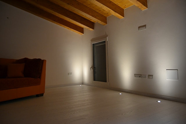 Led-Bodenleuchten-Innendesign.jpg