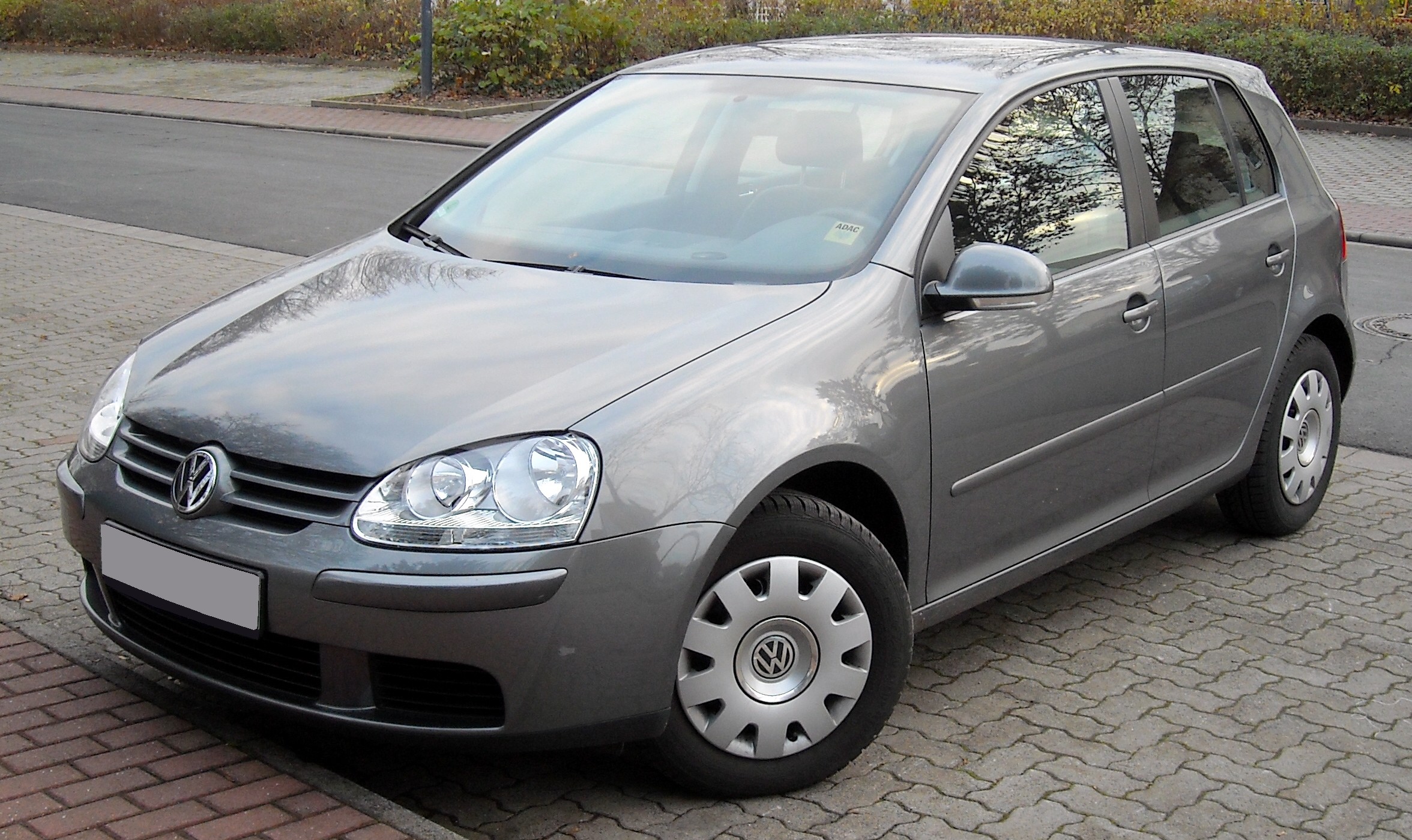VW_Golf_V_front_20081127.jpg