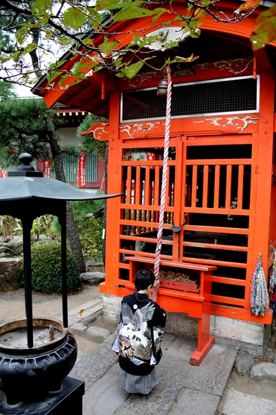 Shrine_2_by_RPS05.jpg