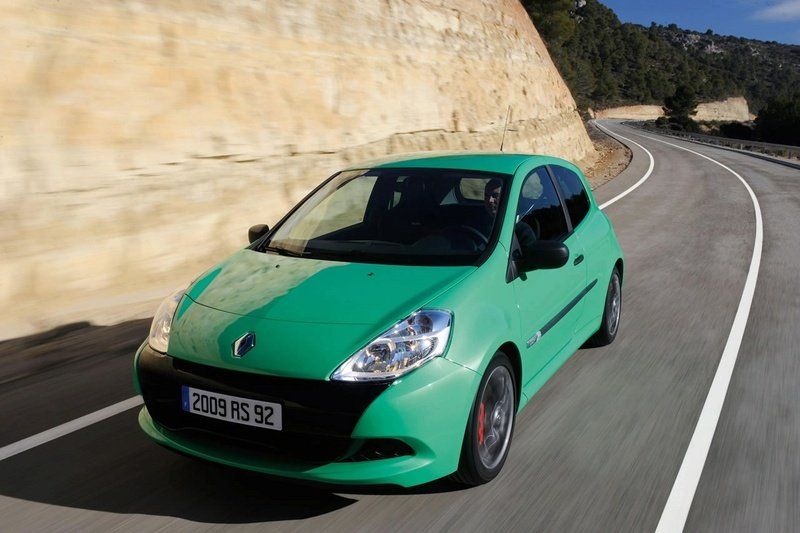 renault-clio-rs-200-2_800x0w.jpg