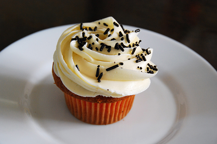 Cupcake_by_frankworthstopple.jpg